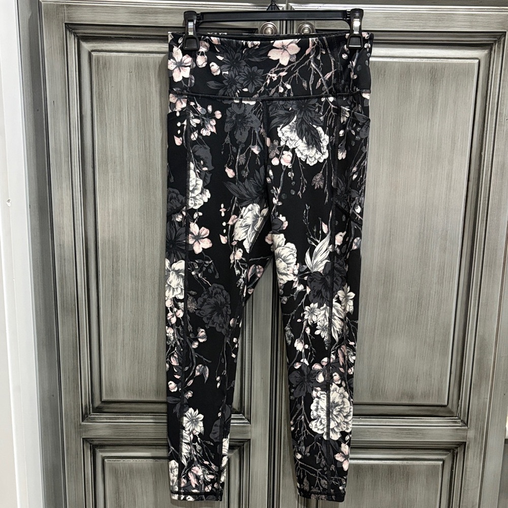Victoria's Secret Black and White Floral Leggings